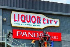 How Custom Signage Increases Foot Traffic and Sales