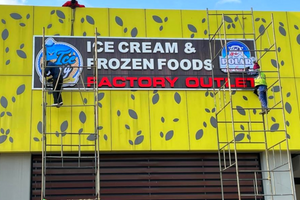 How to Work with a Signage Company: From Concept to Installation